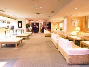 Lobby - Hotel Merieges (Miyazaki)