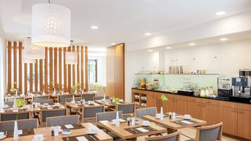 Tägliches Frühstücksbuffet gegen Gebühr