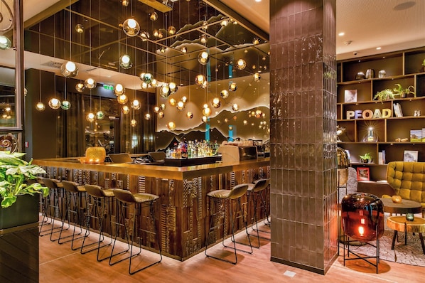 Bar (on property) - Motel One Salzburg - Süd (Salzburg)