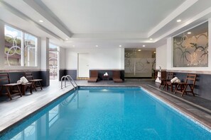 Indoor pool - DoubleTree by Hilton Hotel Queretaro (Querétaro)