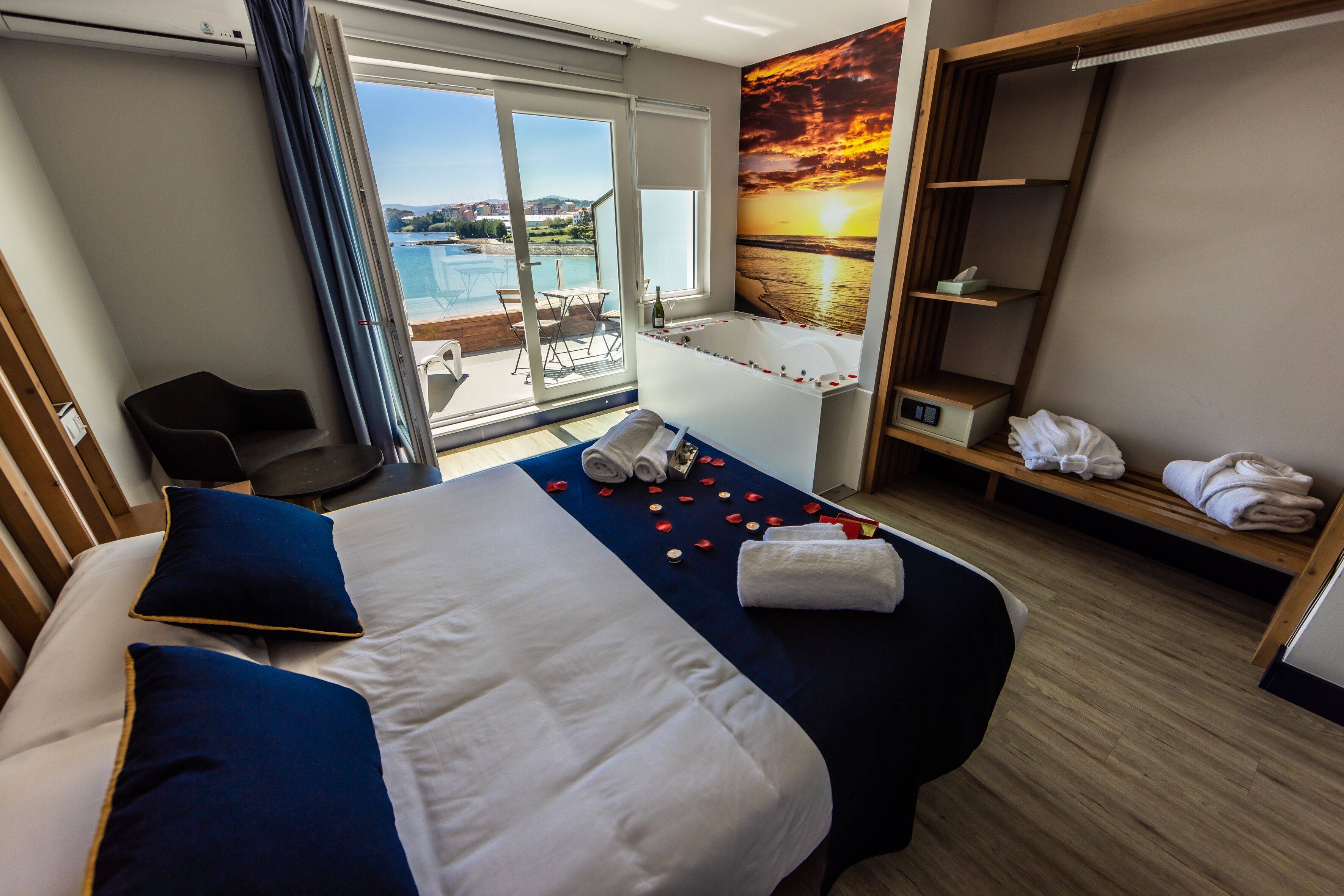 Deluxe Double Room, 1 King Bed | Down duvets, memory-foam beds, iron/ironing board, cots/infant beds