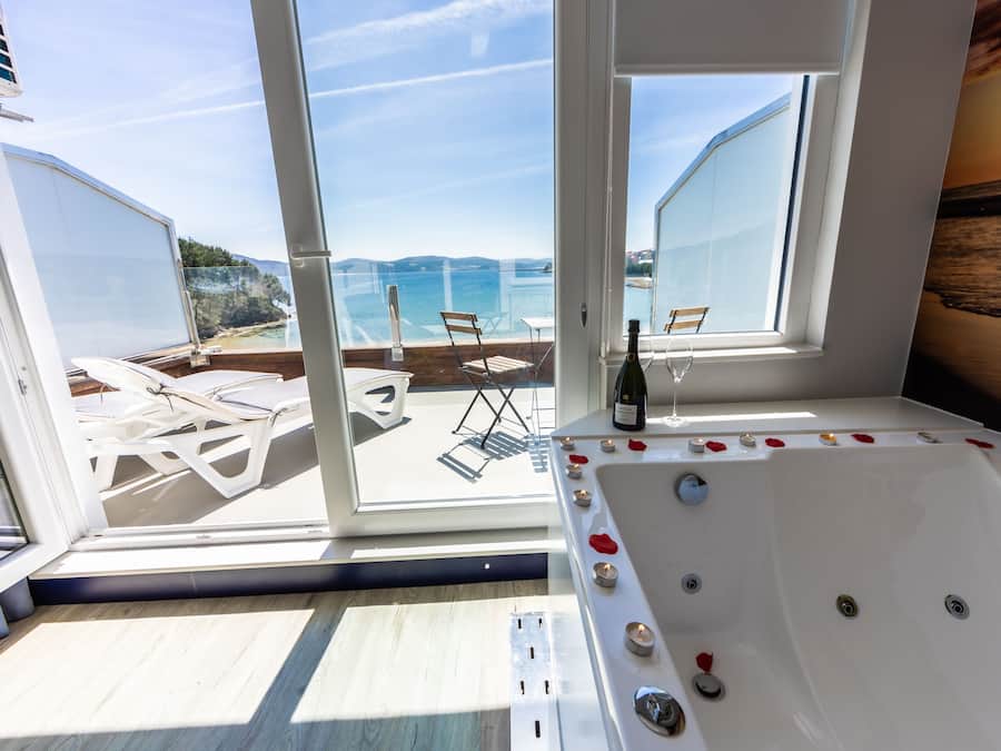 Deluxe-Doppelzimmer, 1 King-Bett | Eigener Whirlpool