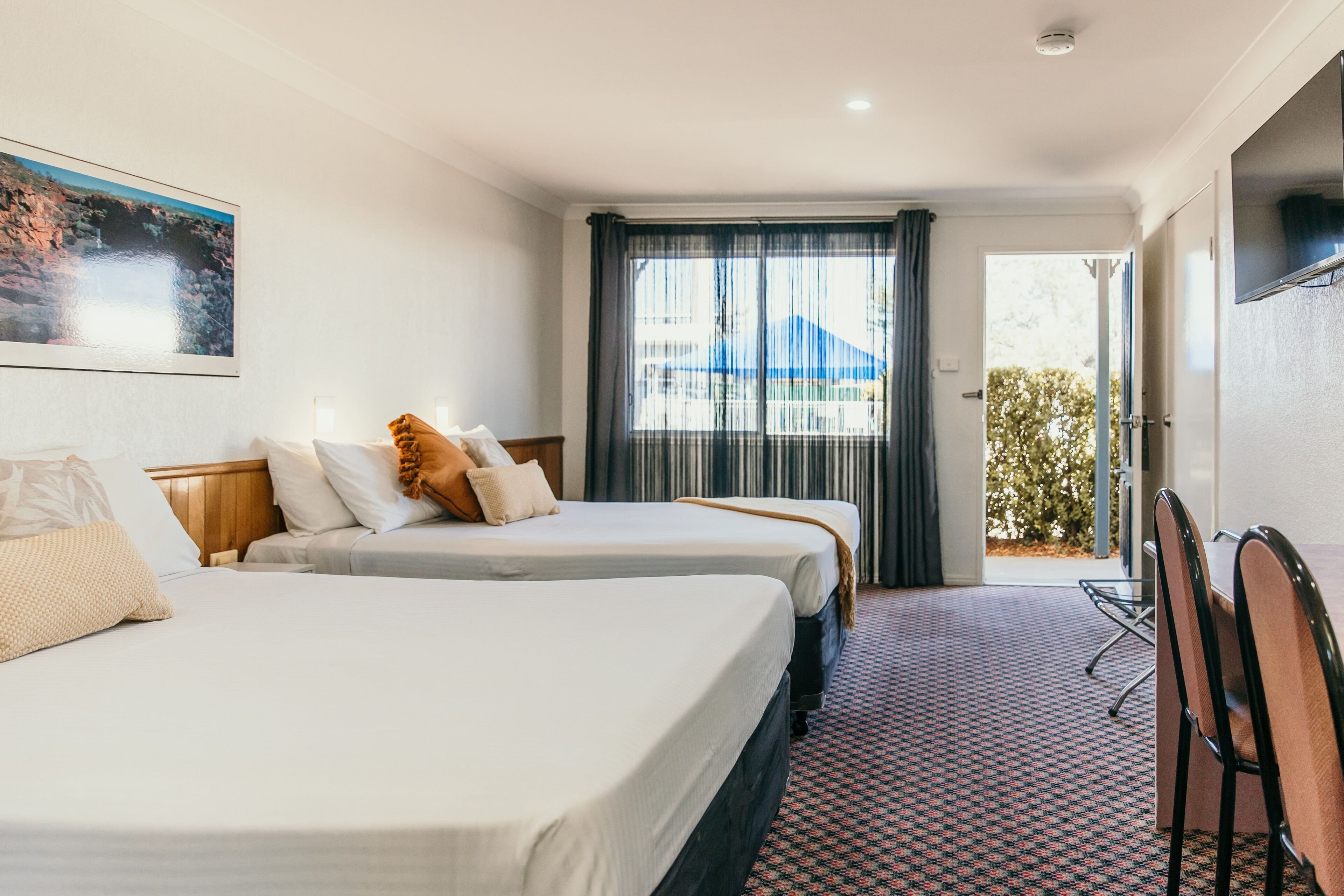 Desk, laptop workspace, iron/ironing board, free WiFi