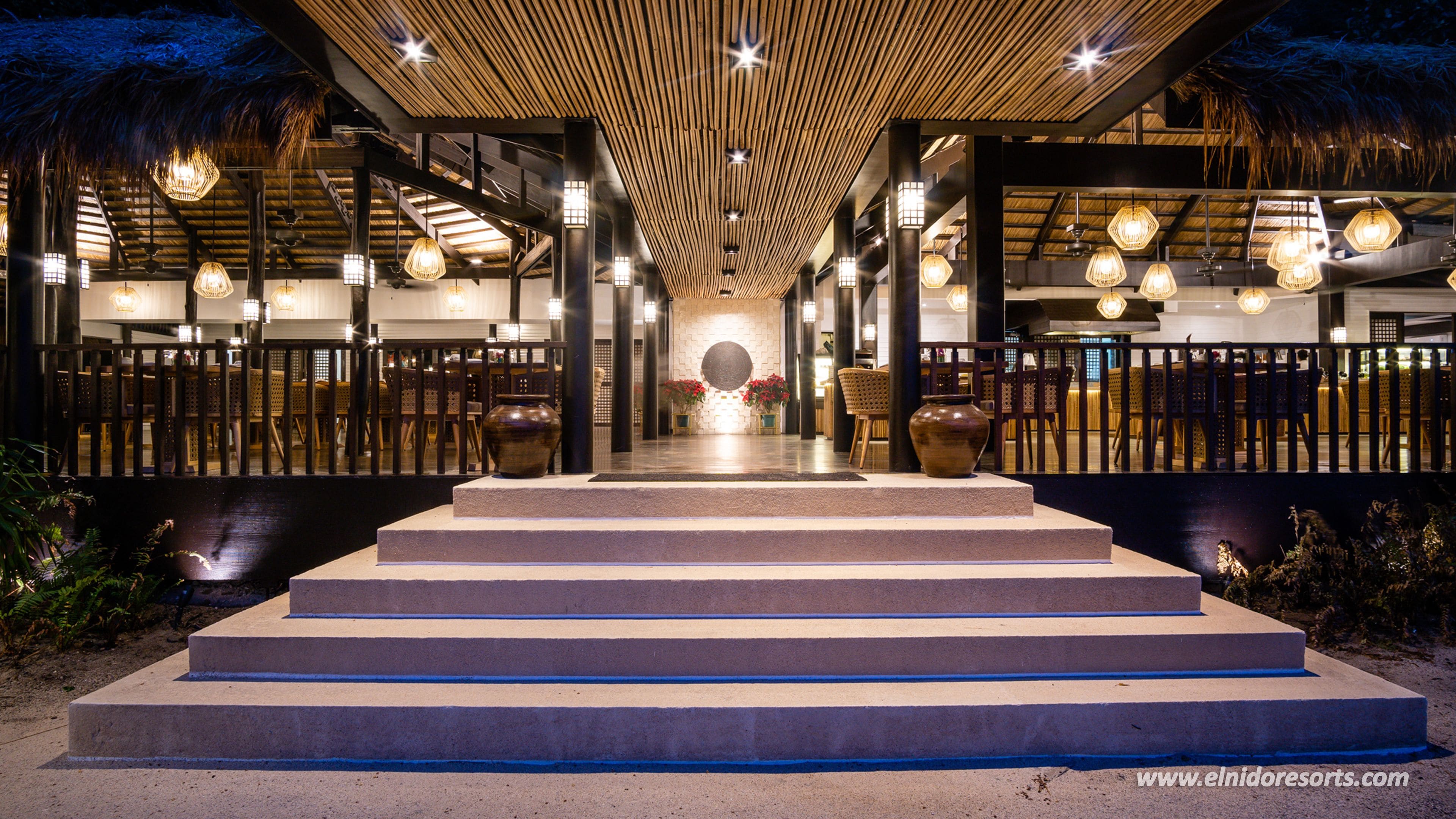 breakfast, lunch, dinner served; al fresco dining