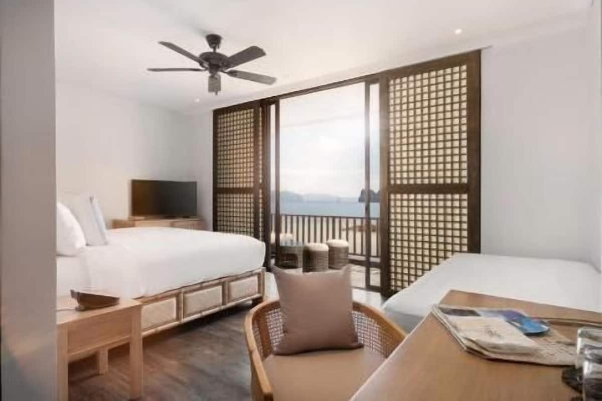 In-room safe, desk, bed sheets, wheelchair access
