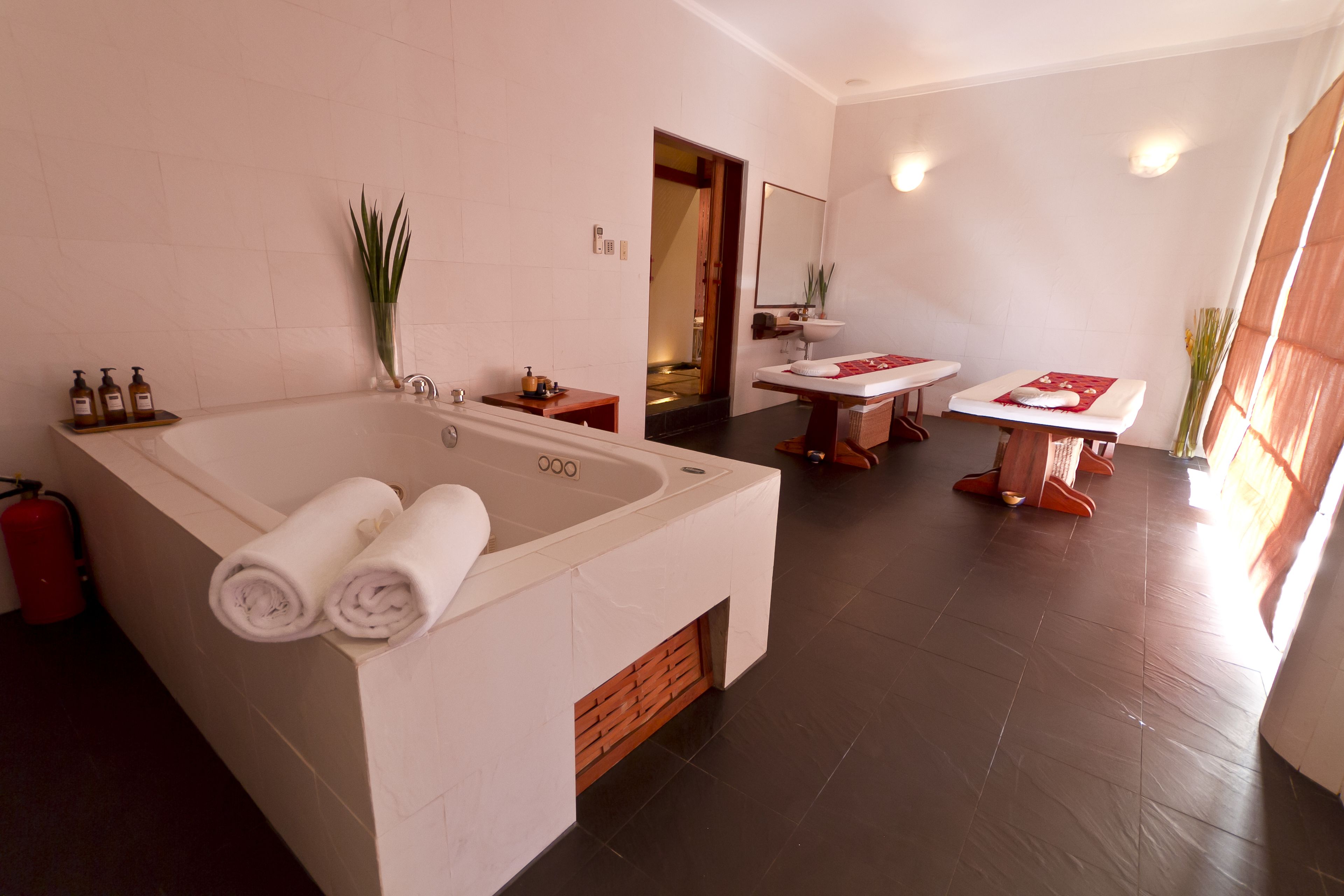 couples treatment room(s), body scrubs