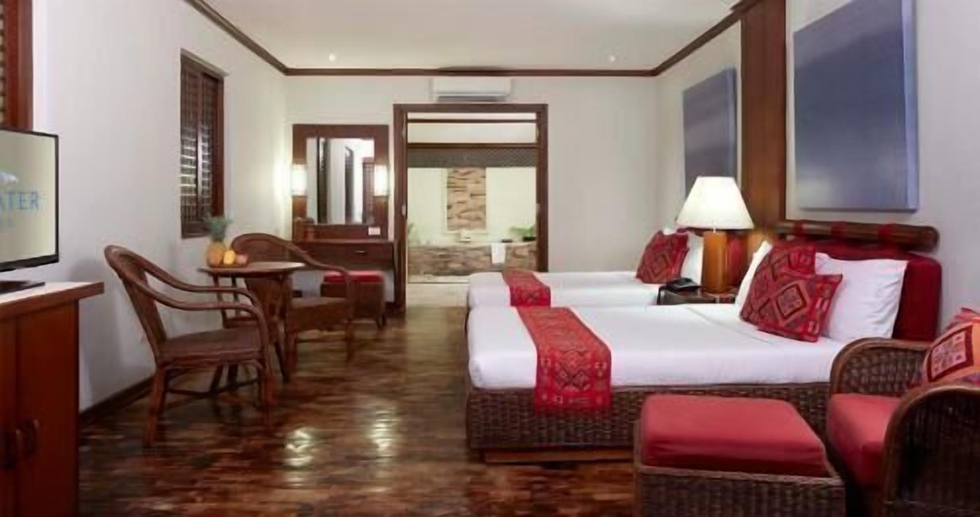 Ropa de cama de alta calidad y minibar 