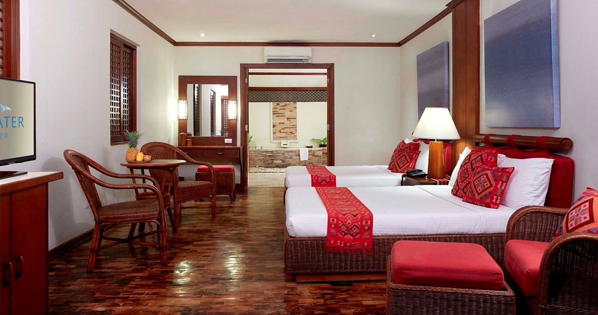 Ropa de cama de alta calidad y minibar 