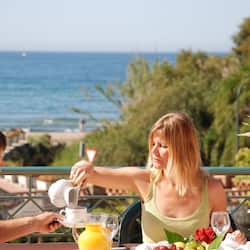 In-room safe, free WiFi, bed sheets, wheelchair access