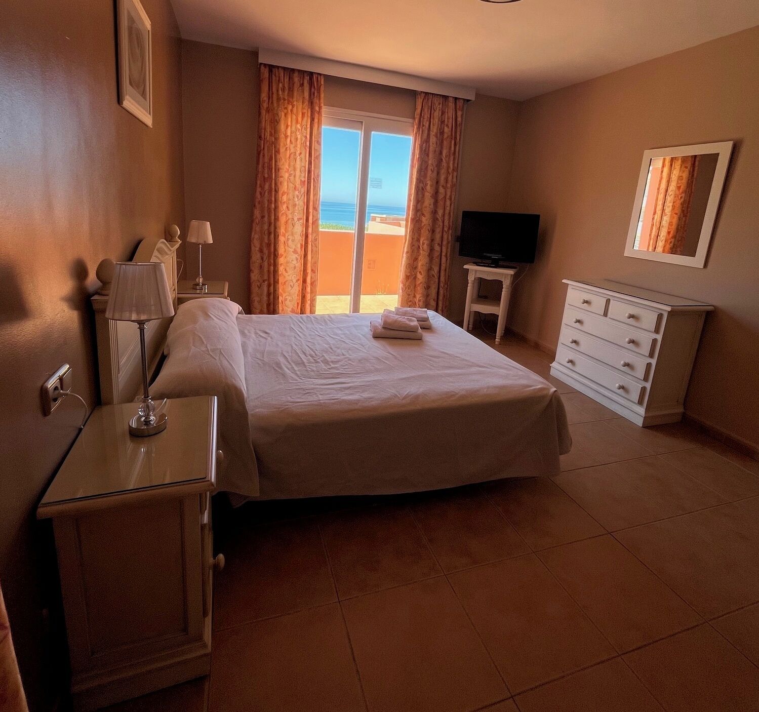 Appartement, 2 chambres, vue piscine (6 pax) | Coffres-forts dans les chambres, Wi-Fi gratuit, draps fournis