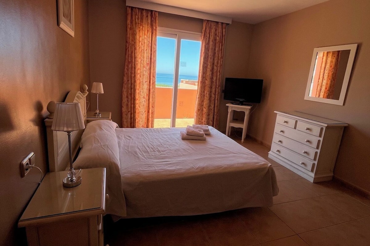 Appartement, 2 chambres, vue piscine (6 pax) | Coffres-forts dans les chambres, Wi-Fi gratuit, draps fournis