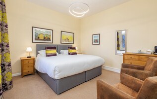 Classic Double Room (Superking 1) | Individually decorated, individually furnished, bed sheets