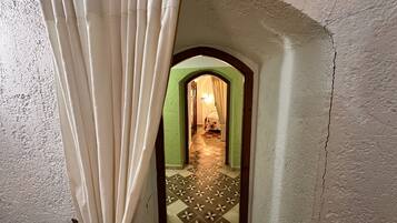 Appartamento familiare, 2 camere da letto, cucina, vista giardino | Una cassaforte in camera, con stile personalizzato