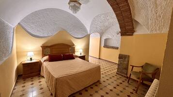 Appartamento Romantico, 1 camera da letto, caminetto, lato giardino | Una cassaforte in camera, con stile personalizzato