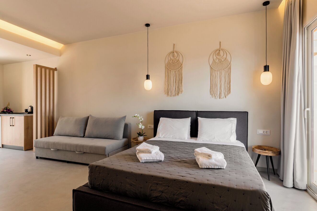 Deluxe Double or Twin | In-room safe, iron/ironing board, bed sheets, wheelchair access