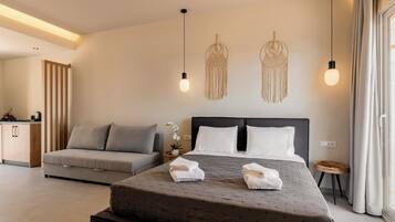 Deluxe Double or Twin | In-room safe, iron/ironing board, bed sheets, wheelchair access