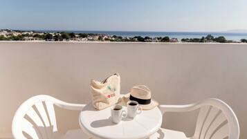 One Bedroom Apartment | Balcony