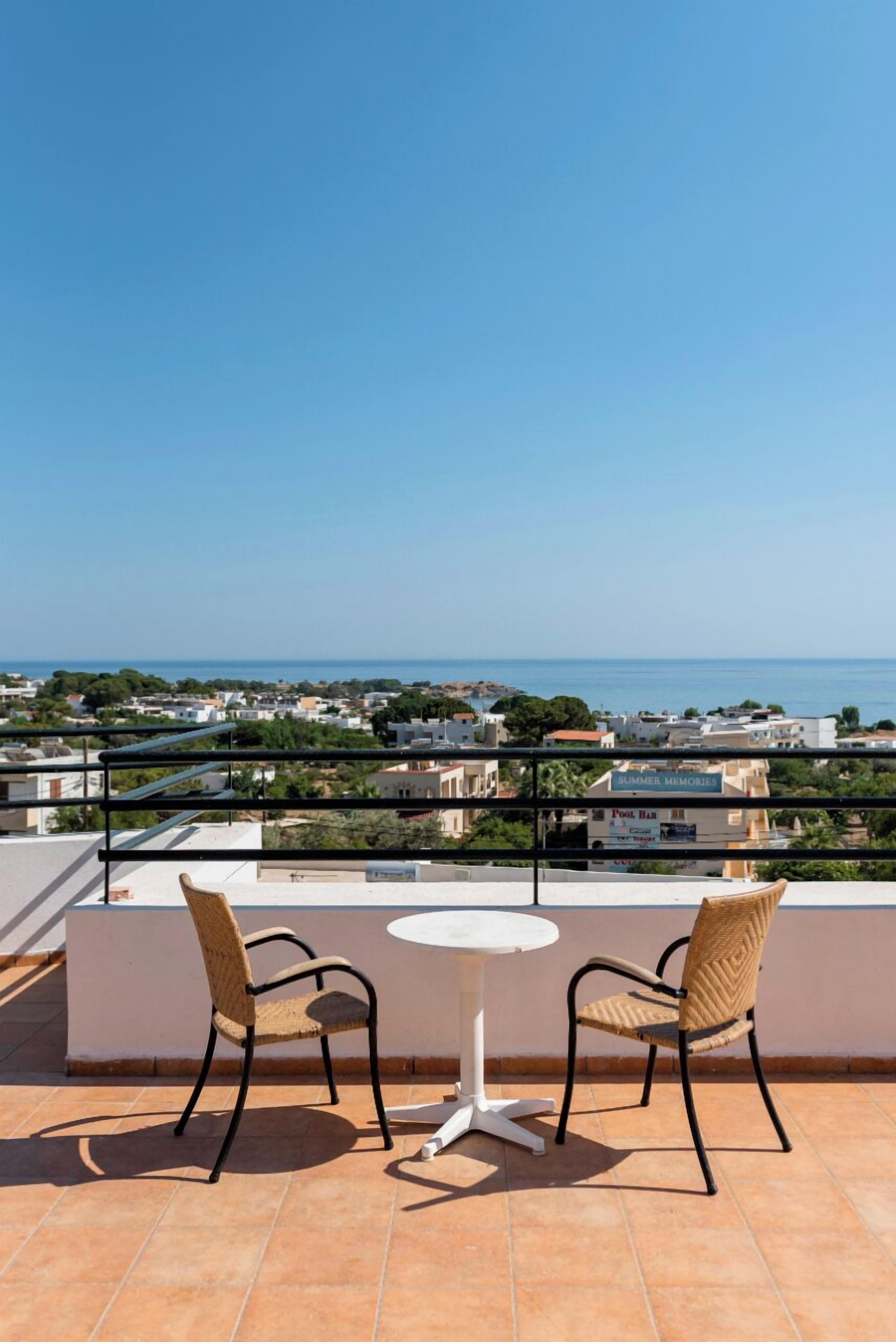 Double or Twin Room | Balcony