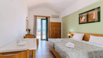 Double or Twin Room | In-room safe, iron/ironing board, bed sheets, wheelchair access