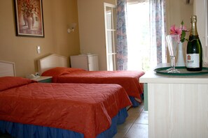 Caja de seguridad en la habitación, cunas gratuitas y wifi gratis 