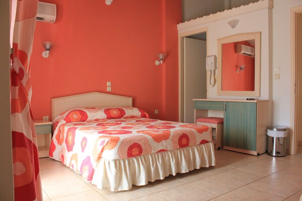 Caja de seguridad en la habitación, cunas gratuitas y wifi gratis 