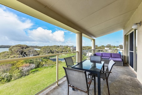 Apartment, Multiple Beds, Non Smoking (Efficiency) | Iron/ironing board, free WiFi, bed sheets