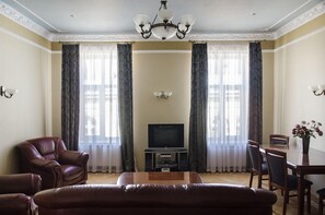 Standard Apartment, 1 Bedroom, Kitchen | Living room | TV, DVD player