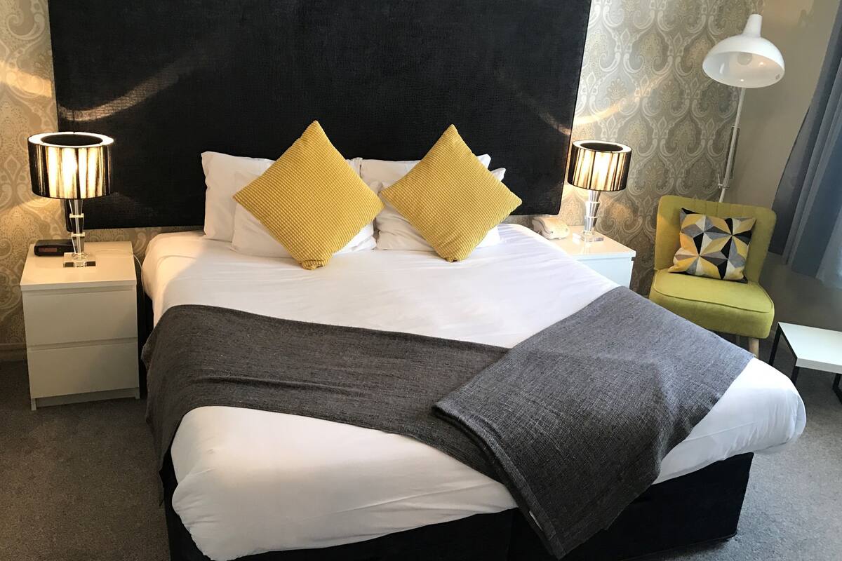 King Double Or Twin Room | Hypo-allergenic bedding, desk, free WiFi