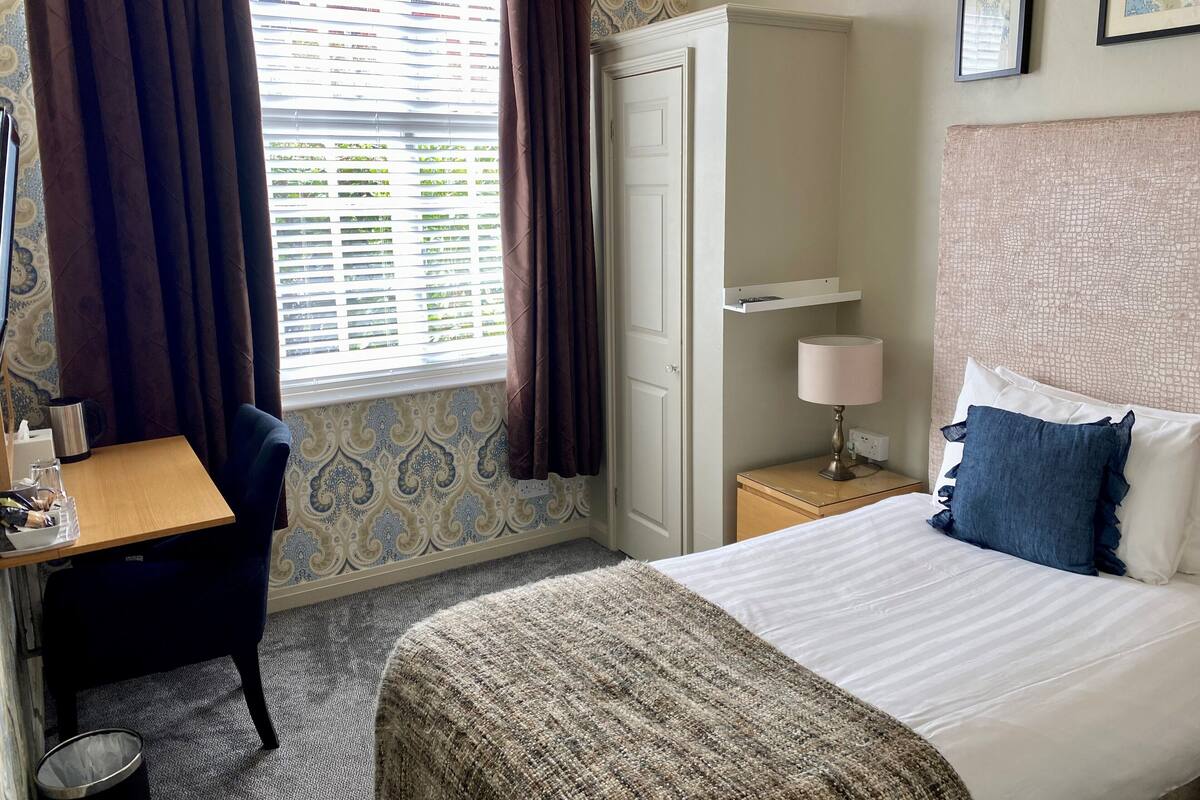 Ground Floor Single Room | Hypo-allergenic bedding, desk, free WiFi