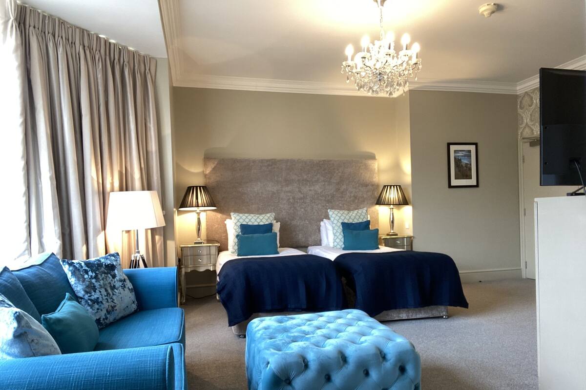 Junior Suite | Hypo-allergenic bedding, desk, free WiFi