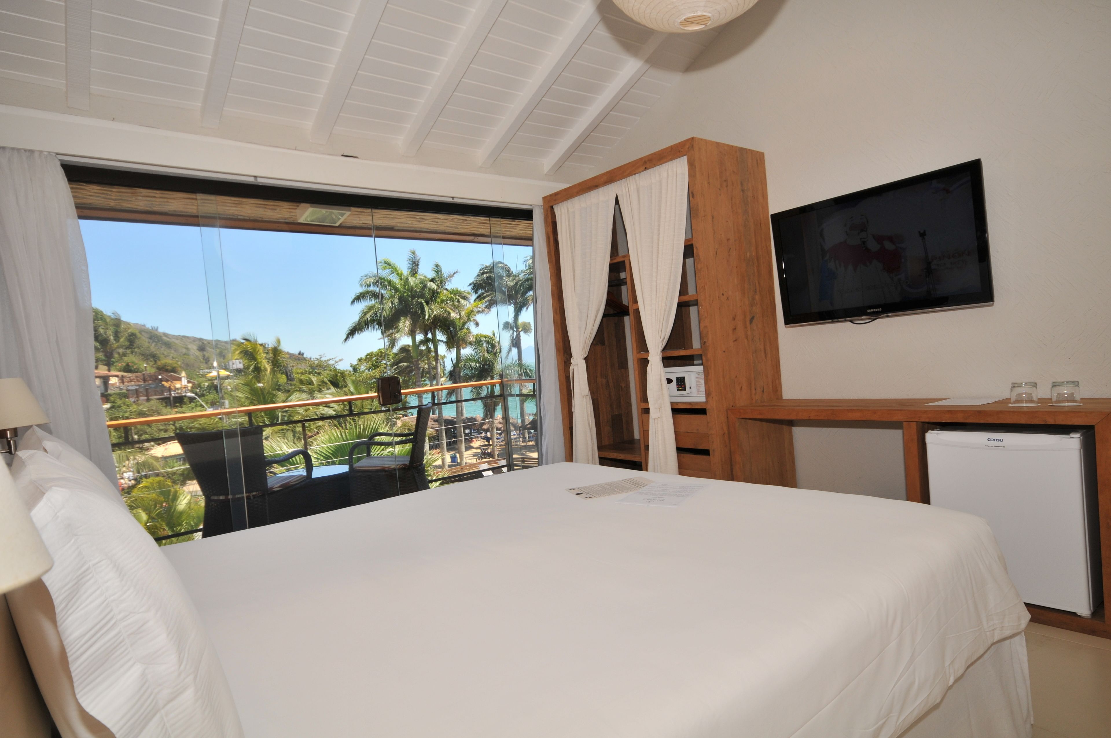 double room, 1 king bed, sea view, oceanfront | 1 bedroom, in-room safe, blackout curtains, free wifi