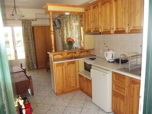 Camera Standard, 1 letto matrimoniale | Angolo cottura privato | Frigorifero, piano cottura, pentole/stoviglie/utensili