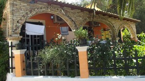 Unclassified image, 4 of 11, button - Manganas Studios (Corfu)