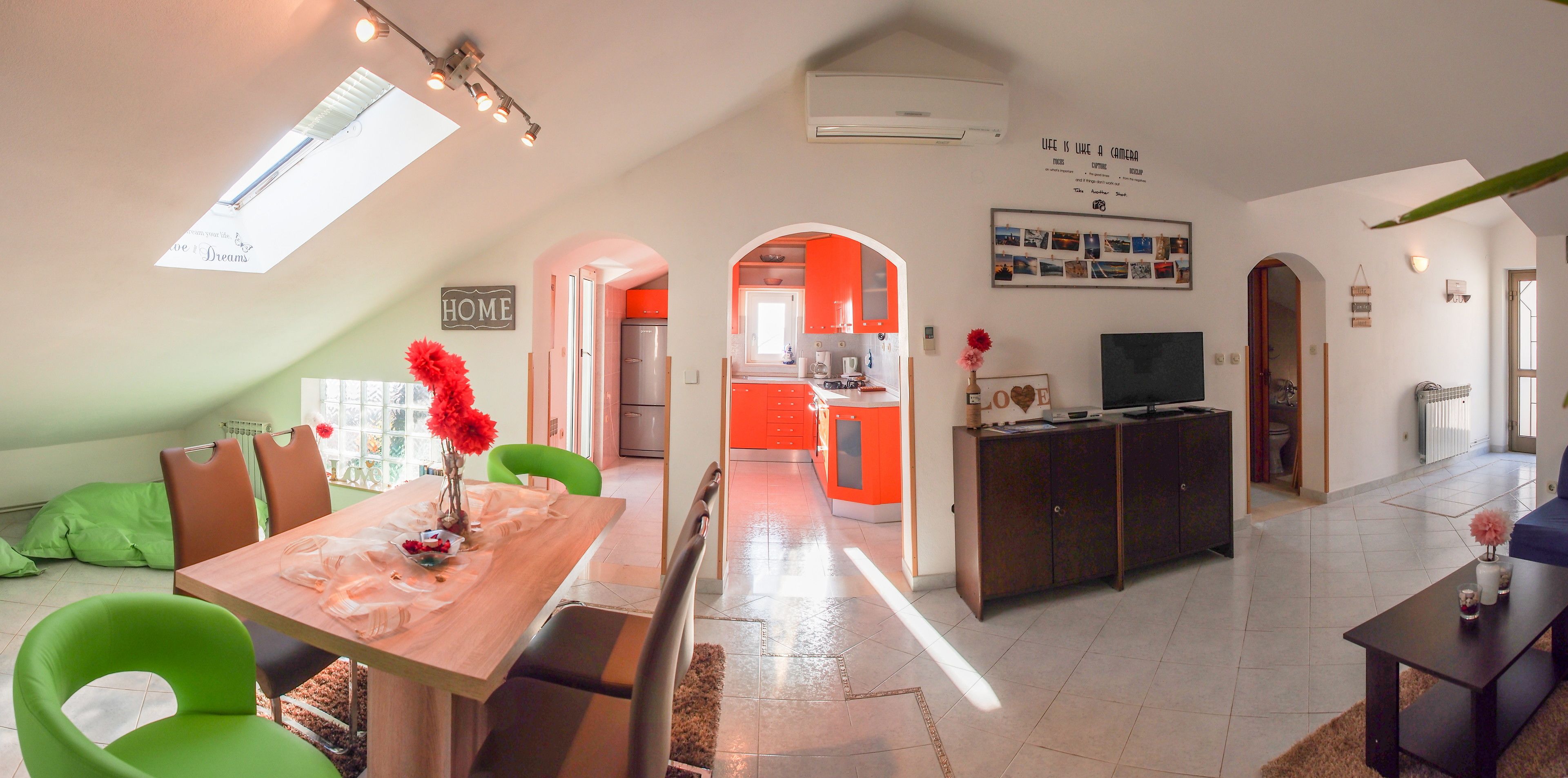 Panoramic Penthouse, 3 Bedrooms, Ocean View | Living room