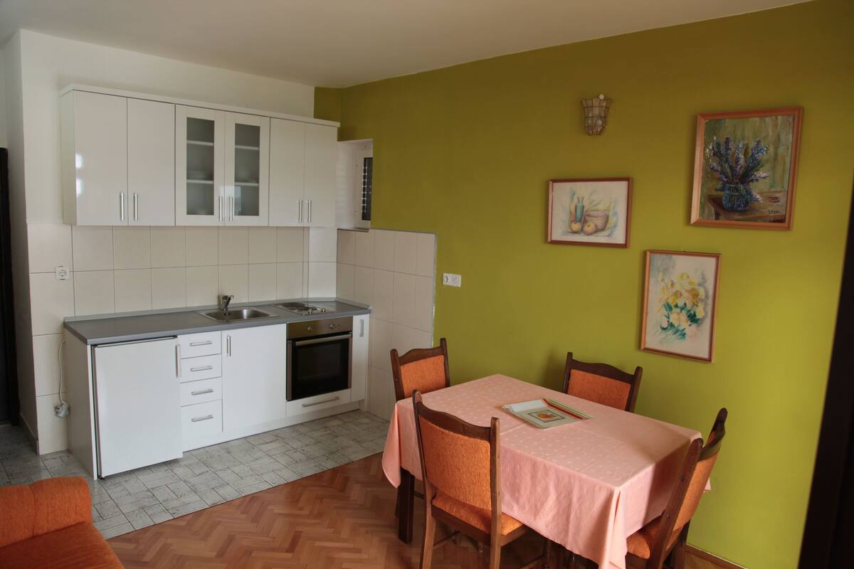 Two Bedroom Apartment up to 5 people | Private kitchenette | Full-size fridge, espresso maker, coffee/tea maker