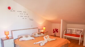 Panoramic Penthouse, 3 Bedrooms, Ocean View - Patak's Place (Hvar)