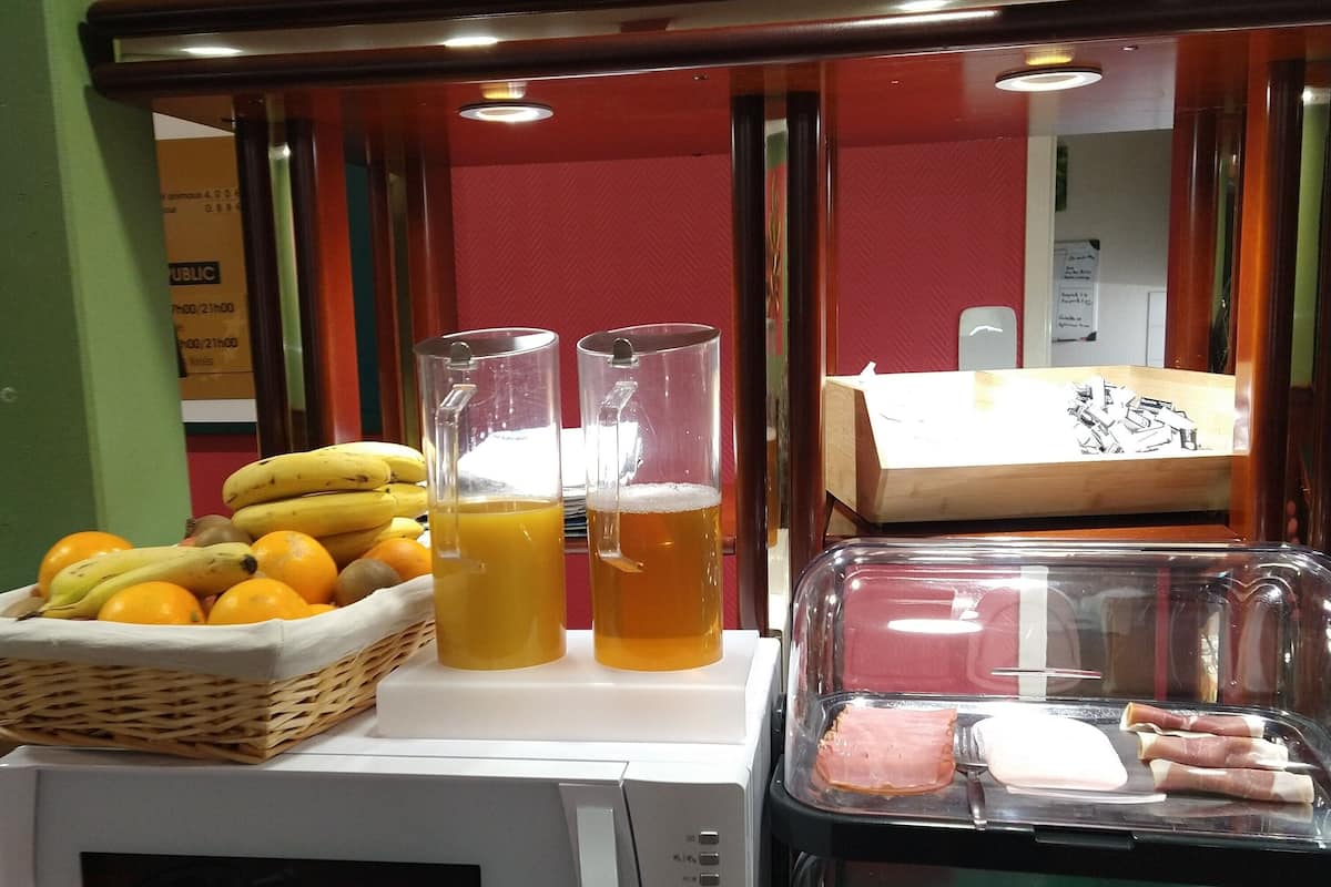 daily buffet breakfast (eur 8 per person)