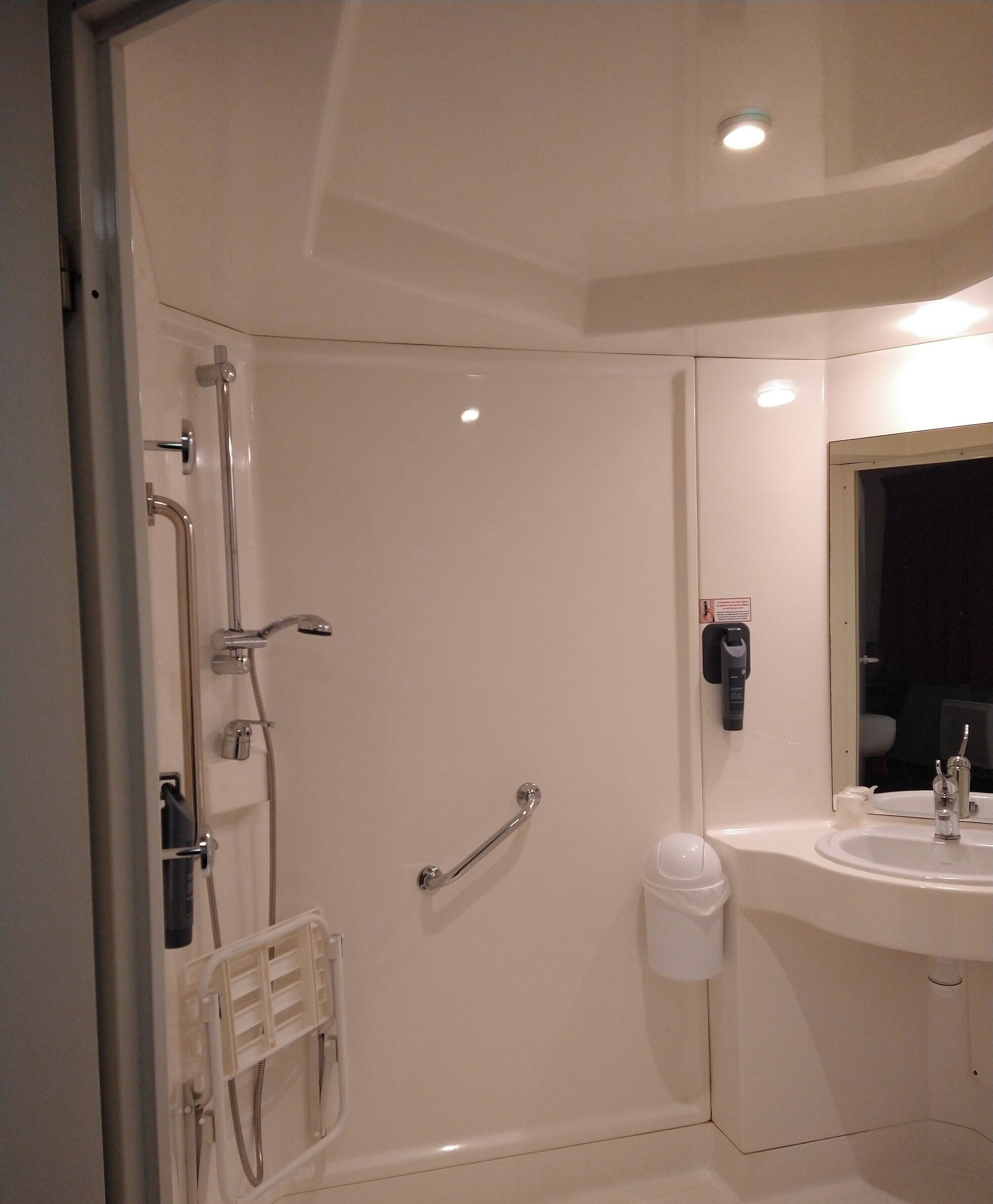 double room, 1 double bed | bathroom | hair dryer, towels