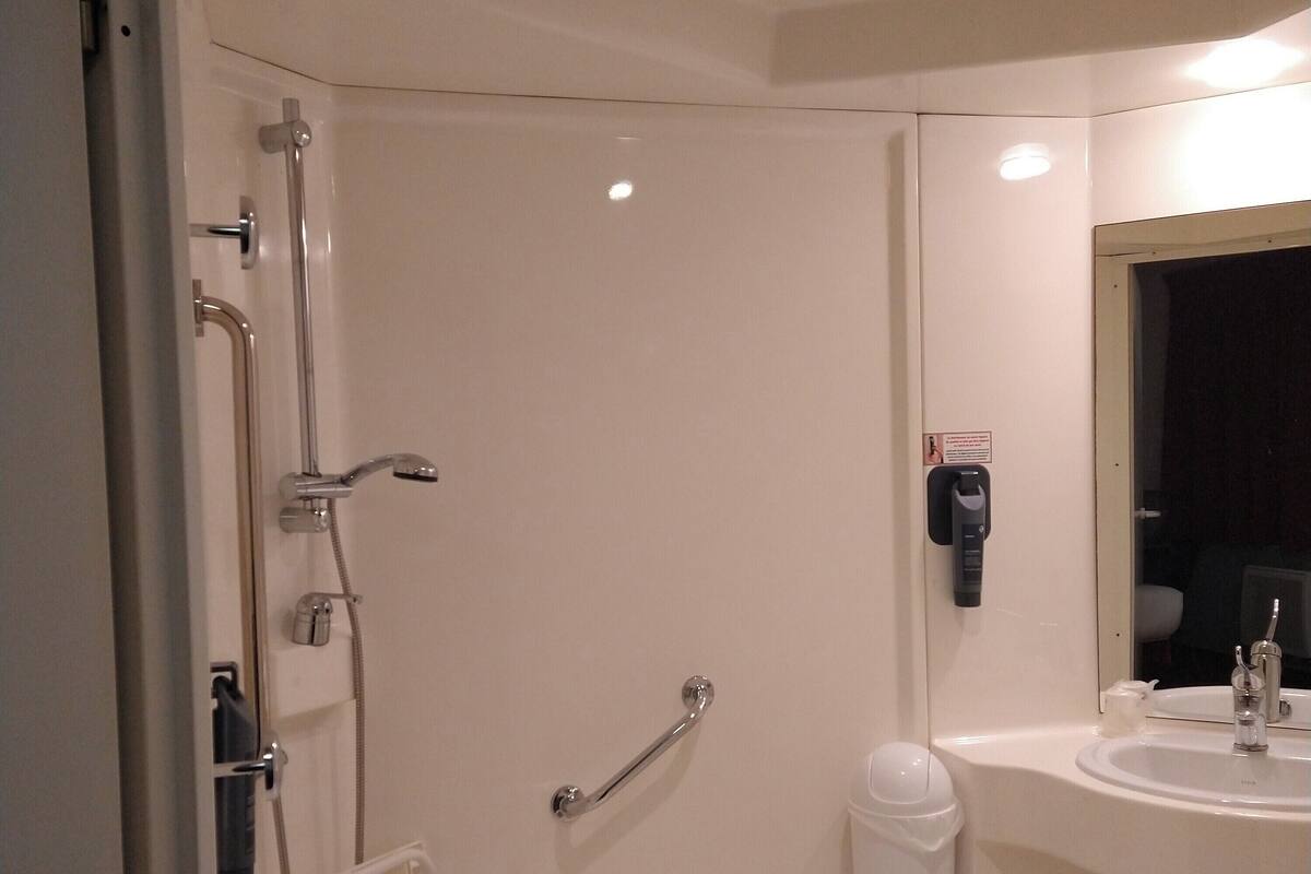 double room, 1 double bed | bathroom | hair dryer, towels