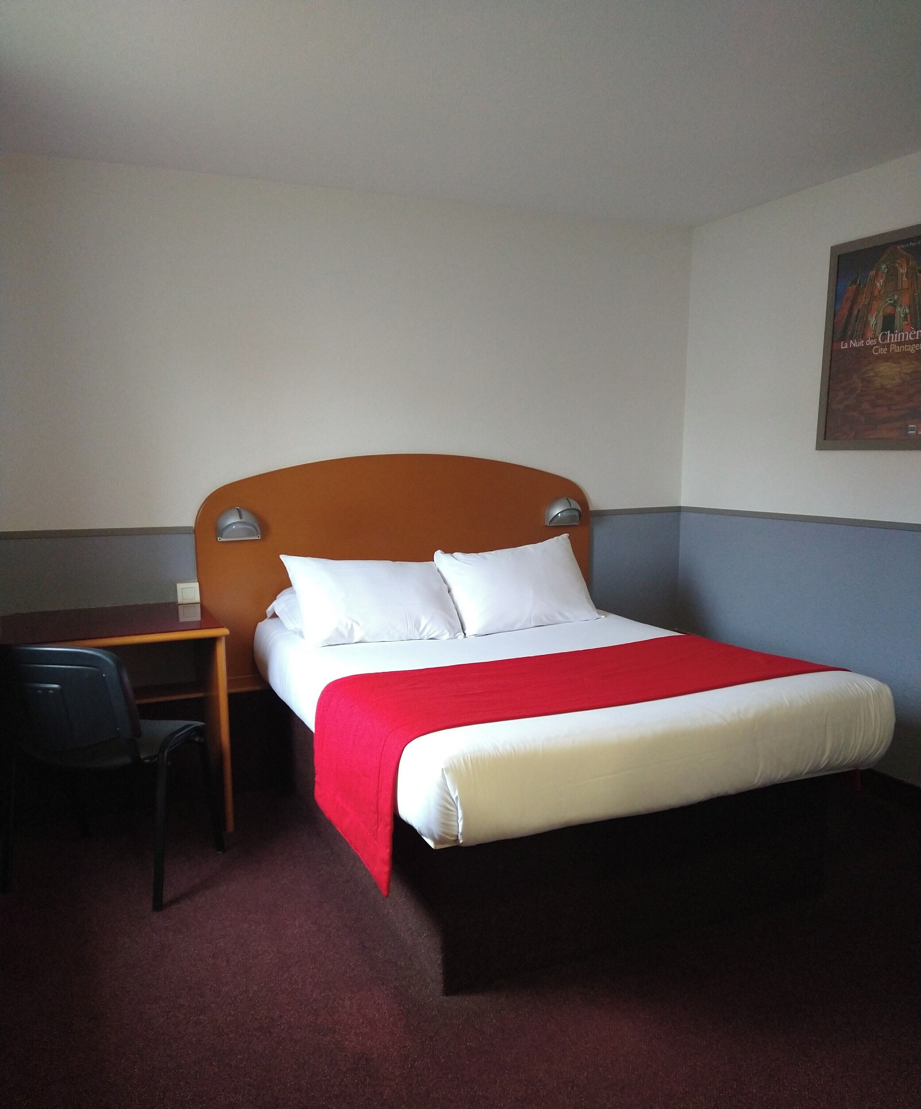 double room, 1 double bed | laptop workspace, blackout curtains, soundproofing, free wifi