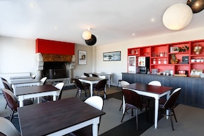Daily buffet breakfast (EUR 9.50 per person)