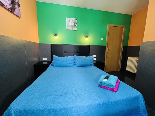 Iron/ironing board, free WiFi - Hostal Numancia (Madrid)
