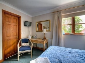 1 habitación, ropa de cama de alta calidad y escritorio