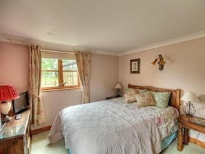 1 habitación, ropa de cama de alta calidad y escritorio