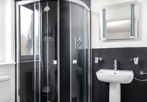 Superior Double Room, Ensuite | Bathroom - Rosebank Guest House (Perth)