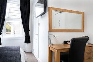 Chambre double, salle de bain attenante (Ground Floor)