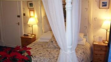 Tweepersoonskamer, en-suite badkamer (Large Four Poster) | Beddengoed