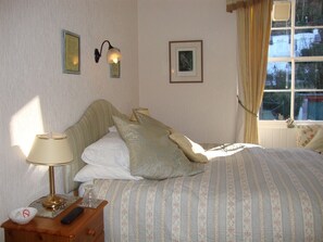 Single Room, Ensuite | Bed sheets - Roseneath Guest House (Oban)