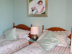 Twin Room, Ensuite (Large) - Roseneath Guest House (Oban)
