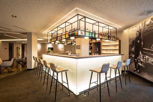 Cocktail bar